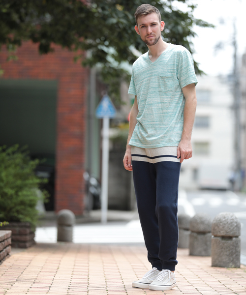 Denime(ドゥニーム)の「ダン染めVネックTシャツ(Tシャツ/カットソー・メンズ・ブルー/グリーン/レッド/ブラック/オートミール・X-LARGE/LARGE/SMALL/MEDIUM)」の19枚目の写真