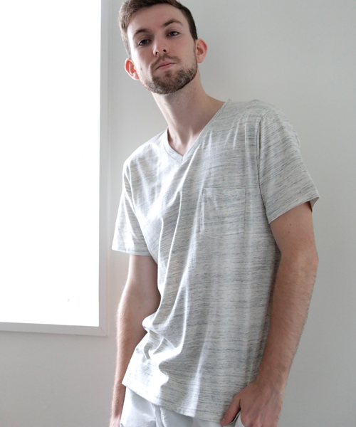 Denime(ドゥニーム)の「ダン染めVネックTシャツ(Tシャツ/カットソー・メンズ・ブルー/グリーン/レッド/ブラック/オートミール・X-LARGE/LARGE/SMALL/MEDIUM)」の21枚目の写真