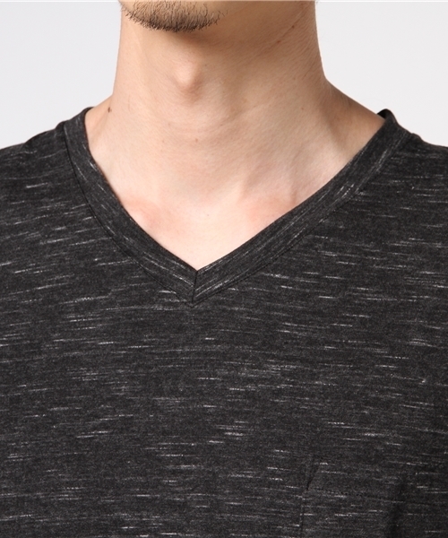 Denime(ドゥニーム)の「ダン染めVネックTシャツ(Tシャツ/カットソー・メンズ・ブルー/グリーン/レッド/ブラック/オートミール・X-LARGE/LARGE/SMALL/MEDIUM)」の10枚目の写真