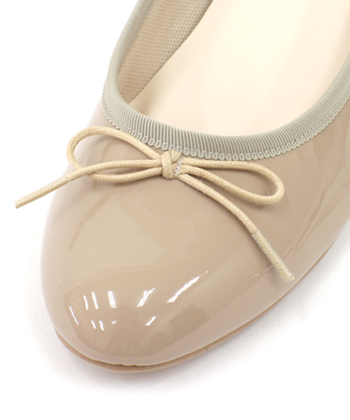 Carlie e felice（カーリーエフェリーチェ）の「【晴雨兼用】ラウンドトゥレインパンプス【Carlie e felice/カーリーエフェリーチェ】（パンプス・レディース・ブラック/レッド/ブラウン系その他/ゴールド/シルバー/グレイッシュブルー・22.5cm/23.5cm/24.5cm/23.0cm/24.0cm/22.0cm/25.0cm）」の9枚目の写真