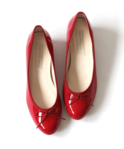 Carlie e felice（カーリーエフェリーチェ）の「【晴雨兼用】ラウンドトゥレインパンプス【Carlie e felice/カーリーエフェリーチェ】（パンプス・レディース・ブラック/レッド/ブラウン系その他/ゴールド/シルバー/グレイッシュブルー・22.5cm/23.5cm/24.5cm/23.0cm/24.0cm/22.0cm/25.0cm）」の13枚目の写真