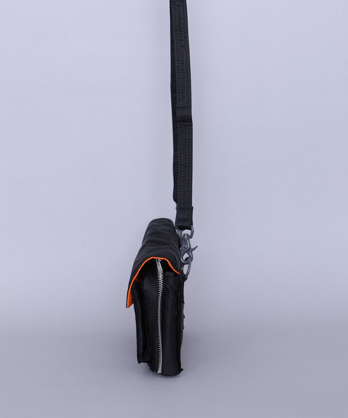 PORTER（ポーター）の「【PORTER】TANKER SHOULDER BAG（ショルダーバッグ・メンズ・ブラック・FREE）」の3枚目の写真