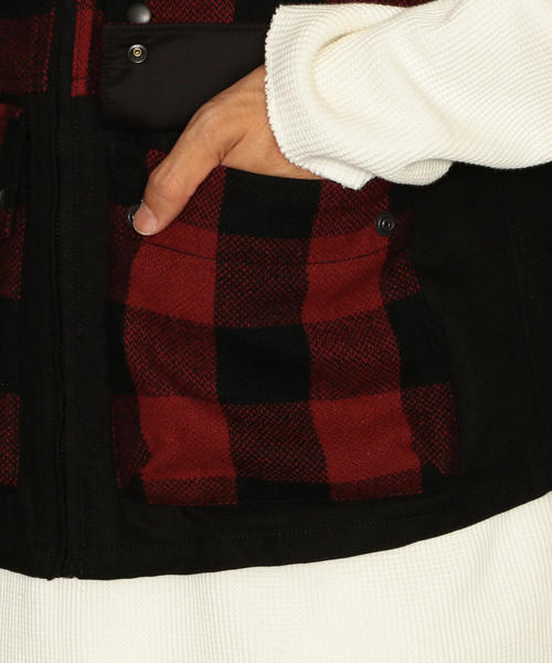 green label relaxing（グリーンレーベルリラクシング）の「SC チェックコンビ ワークベスト ◆（ベスト・メンズ・ダークグレー/レッド・L/M）」の16枚目の写真