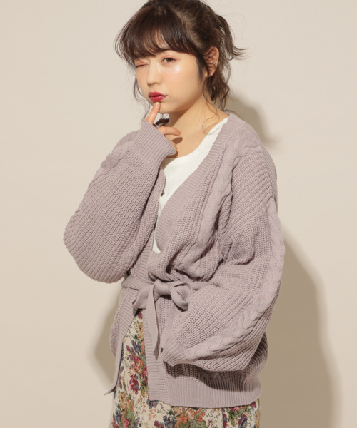 apres jour（アプレジュール）の「ケーブルトッパーカーディガン【ZOZOTOWN限定アイテム】（カーディガン/ボレロ・レディース・ブラック/ライトブラウン/ラベンダー/ライトベージュ・フリー）」の4枚目の写真