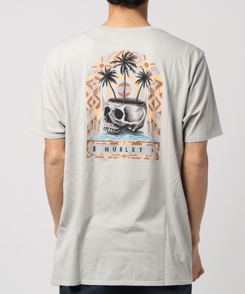 Hurley (ハーレー)の「M BNZ DAY DREAM TEE SS / バックプリントTシャツ / ユニセックス(Tシャツ/カットソー・メンズ・グレー/ピンク・SMALL/MEDIUM/LARGE)」の2枚目の写真
