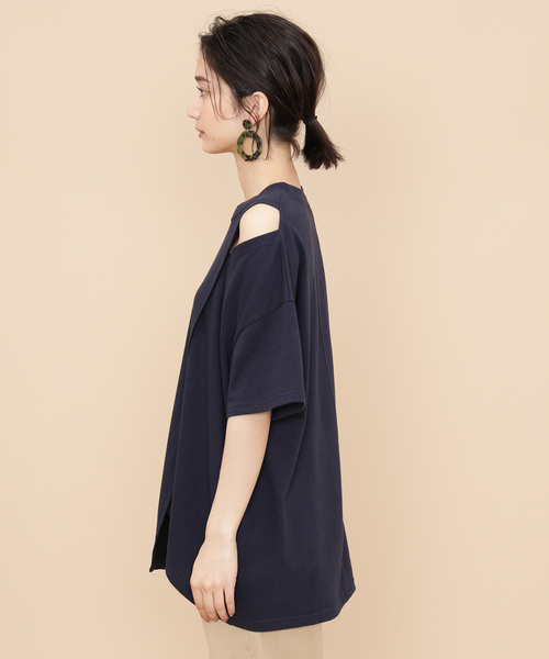 ADAM ET ROPE'（アダムエロペ）の「ショルダースリットＴＥＥ（Tシャツ/カットソー・レディース・ネイビー/ホワイト/カーキ・FREE）」の5枚目の写真