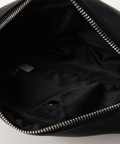 WEGO(ウィゴー)の「WEGO/シンセティックレザージップミニショルダーバッグ(ショルダーバッグ・メンズ・ブラック/ブラック系その他/グレー/その他1・FREE)」の6枚目の写真