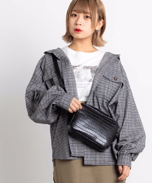 WEGO(ウィゴー)の「WEGO/シンセティックレザージップミニショルダーバッグ(ショルダーバッグ・メンズ・ブラック/ブラック系その他/グレー/その他1・FREE)」の19枚目の写真