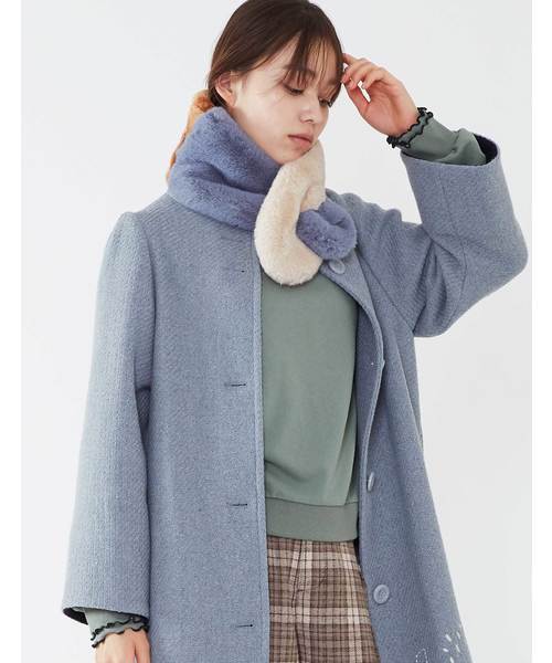 POU DOU DOU(プードゥドゥ)の「パッチワークファーマフラー(マフラー・レディース・グレー/アイボリー・8)」の5枚目の写真