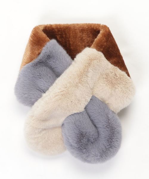 POU DOU DOU(プードゥドゥ)の「パッチワークファーマフラー(マフラー・レディース・グレー/アイボリー・8)」の3枚目の写真