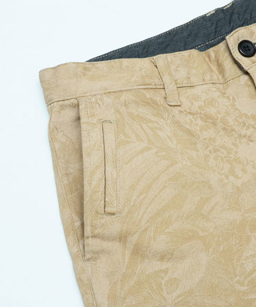 KATHARINE HAMNETT LONDON （キャサリンハムネットロンドン）の「BOTANICAL GARDEN PRINT / プリントパンツ（スラックス・メンズ・ホワイト/ブラック/ベージュ・SMALL/MEDIUM/AL/LARGE）」の7枚目の写真