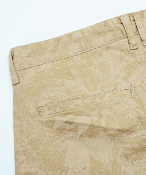 KATHARINE HAMNETT LONDON （キャサリンハムネットロンドン）の「BOTANICAL GARDEN PRINT / プリントパンツ（スラックス・メンズ・ホワイト/ブラック/ベージュ・SMALL/MEDIUM/AL/LARGE）」の10枚目の写真