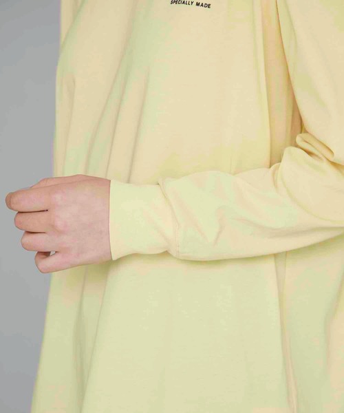 beautiful people（ビューティフルピープル）の「【beautiful people(ビューティフルピープル)】《STUDIOUS別注》フロッキーロゴロンT（Tシャツ/カットソー・レディース・ホワイト/ブラック/イエロー・SMALL）」の15枚目の写真