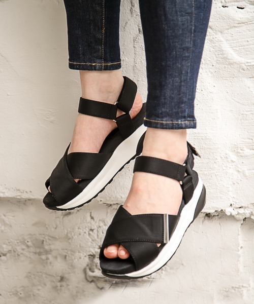 PAGEBOY（ページボーイ）の「クロスダイバーサンダル（サンダル・レディース・ブラック/ダークブラウン/オフホワイト・MEDIUM/SMALL/LARGE）」の3枚目の写真