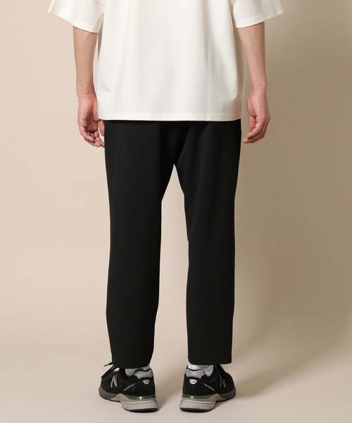 ADAM ET ROPE'（アダムエロペ）の「2WAYストレッチ イージーアンクルテーパードパンツ（スラックス・メンズ・ネイビー/グレー/ブラック・L/M）」の8枚目の写真