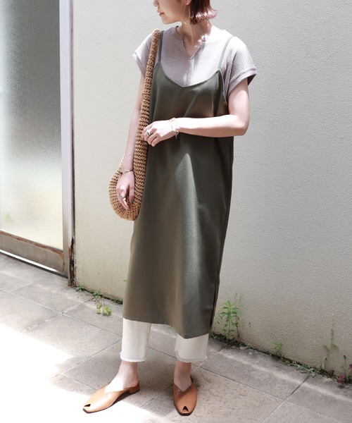 andme(アンドミー)の「ワッフルフレンチスリーブキーネックTシャツ(Tシャツ/カットソー・レディース・チャコールグレー/アイボリー/グレー系その他/ブラック/ベージュ・M)」の8枚目の写真