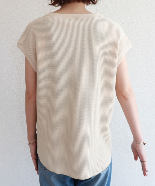 andme(アンドミー)の「ワッフルフレンチスリーブキーネックTシャツ(Tシャツ/カットソー・レディース・チャコールグレー/アイボリー/グレー系その他/ブラック/ベージュ・M)」の13枚目の写真