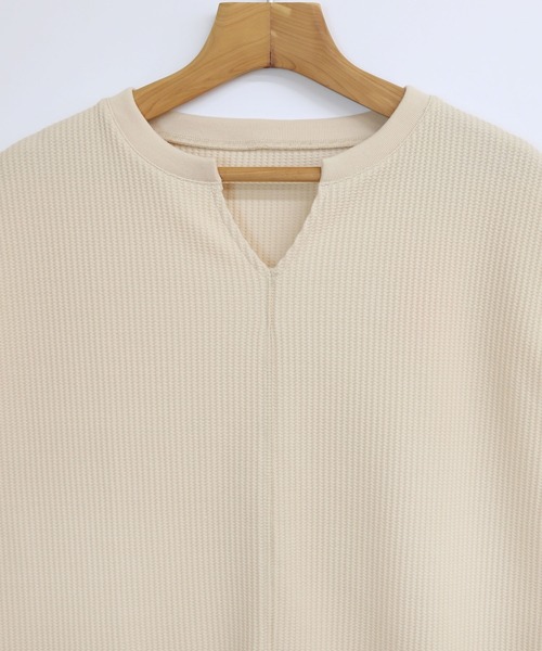 andme(アンドミー)の「ワッフルフレンチスリーブキーネックTシャツ(Tシャツ/カットソー・レディース・チャコールグレー/アイボリー/グレー系その他/ブラック/ベージュ・M)」の17枚目の写真
