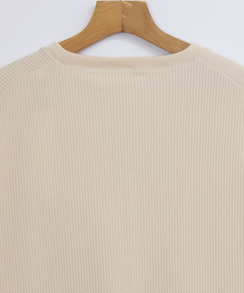 andme(アンドミー)の「ワッフルフレンチスリーブキーネックTシャツ(Tシャツ/カットソー・レディース・チャコールグレー/アイボリー/グレー系その他/ブラック/ベージュ・M)」の18枚目の写真