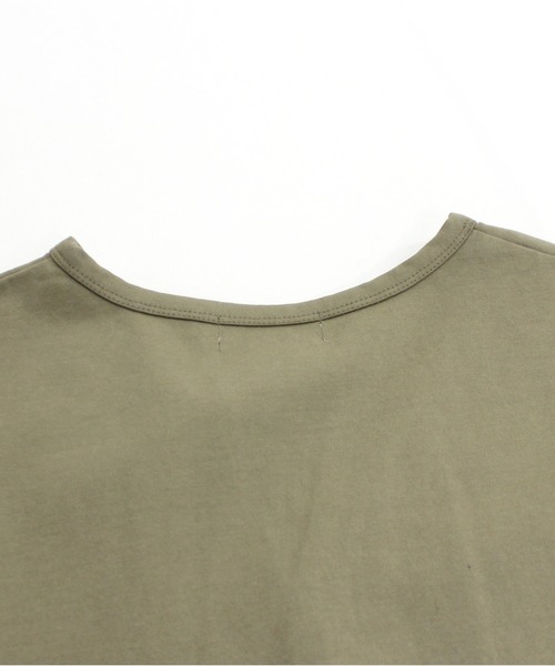 RNA-N（アールエヌエーエヌ）の「M1482 プレーティング天竺キーネックプルオーバー（Tシャツ/カットソー・レディース・オフホワイト/オリーブ/ベージュ・MEDIUM）」の8枚目の写真