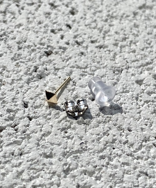 Pledge(プレッジ)の「【Pledge(プレッジ)】K10 スタッズピアス(ピアス(片耳用)・レディース・ゴールド系その他/ゴールド系その他2/ゴールド系その他3・FREE)」の2枚目の写真