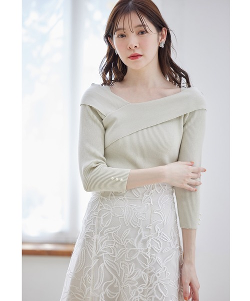 tocco closet(トッコ クローゼット)の「袖口パール付きアシメリブニットプルオーバー(ニット/セーター・レディース・ベージュ/ピンク系その他/ブラック/アイボリー/レモンイエロー/ダークブラウン/サックスブルー/ネイビー/ピンク/オレンジ/ミント/カーキ/チャコールグレー/マスタード/ボルドー/その他・M)」の8枚目の写真