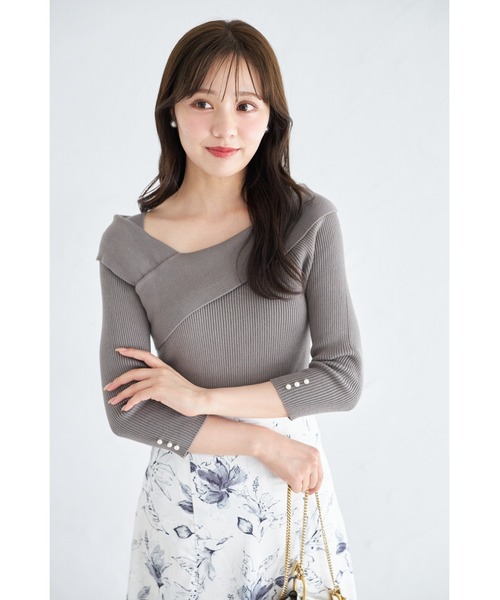 tocco closet(トッコ クローゼット)の「袖口パール付きアシメリブニットプルオーバー(ニット/セーター・レディース・ベージュ/ピンク系その他/ブラック/アイボリー/レモンイエロー/ダークブラウン/サックスブルー/ネイビー/ピンク/オレンジ/ミント/カーキ/チャコールグレー/マスタード/ボルドー/その他・M)」の18枚目の写真