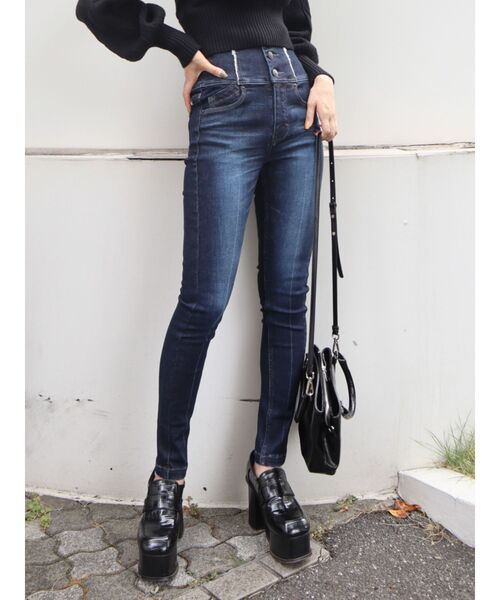 EMODA(エモダ)の「【EMODA×ゆきりぬ】バックコルセットハイウエストパギンス(デニムパンツ・レディース・ブラック/インディゴブルー・X-SMALL/SMALL/MEDIUM)」の2枚目の写真