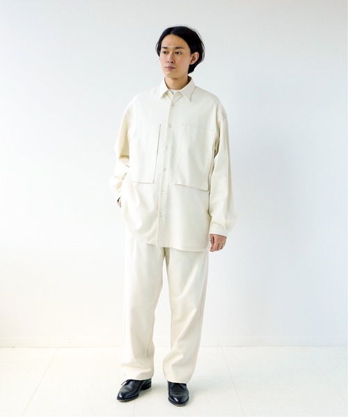 E.TAUTZ（イートウツ）の「【E.TAUTZ / イートウツ】 別注 PLETED PANTS 'ECRU'（デニムパンツ・メンズ・オフホワイト・30/32/34）」の2枚目の写真