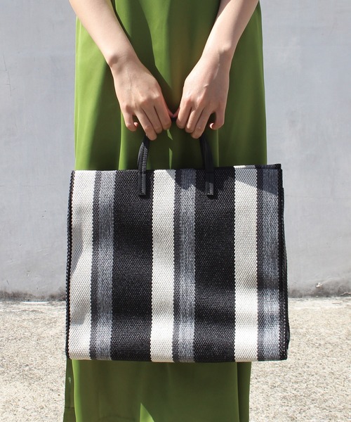 LAVEANGE（ラビアンジェ）の「[A4サイズ対応][2WAY] ストライプトートバッグ /ショルダーバッグ（トートバッグ・レディース・ブラック/ベージュ/グリーン・FREE）」の15枚目の写真