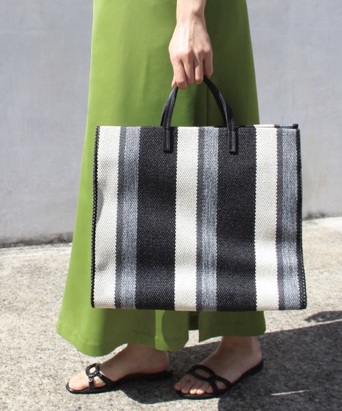 LAVEANGE（ラビアンジェ）の「[A4サイズ対応][2WAY] ストライプトートバッグ /ショルダーバッグ（トートバッグ・レディース・ブラック/ベージュ/グリーン・FREE）」の10枚目の写真