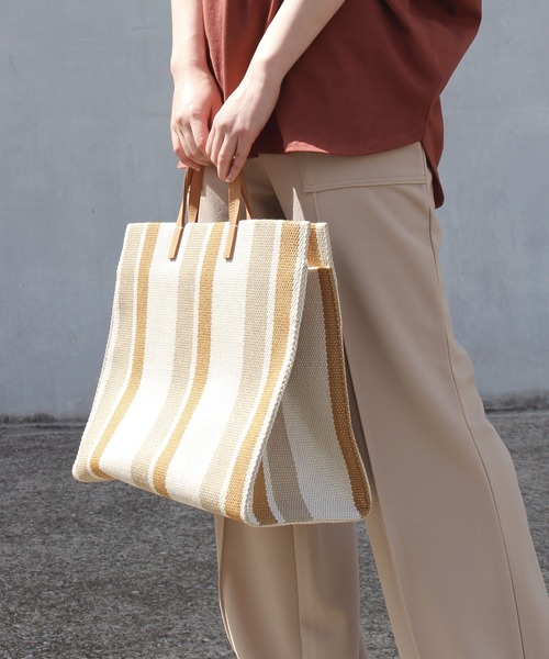 LAVEANGE（ラビアンジェ）の「[A4サイズ対応][2WAY] ストライプトートバッグ /ショルダーバッグ（トートバッグ・レディース・ブラック/ベージュ/グリーン・FREE）」の6枚目の写真