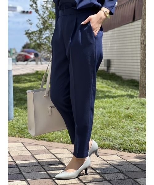 Perfect Suit FActory（パーフェクトスーツファクトリー）の「リネンライク　麻調　セットアップ　Wゴムテーパードパンツ　ネイビー/グレー（スーツパンツ・レディース・ネイビー/ライトグレー・L/M）」の6枚目の写真