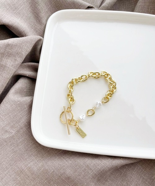 kutir(クティール)の「デザインパールブレスレット(ブレスレット・レディース・ゴールド・FREE)」の1枚目の写真