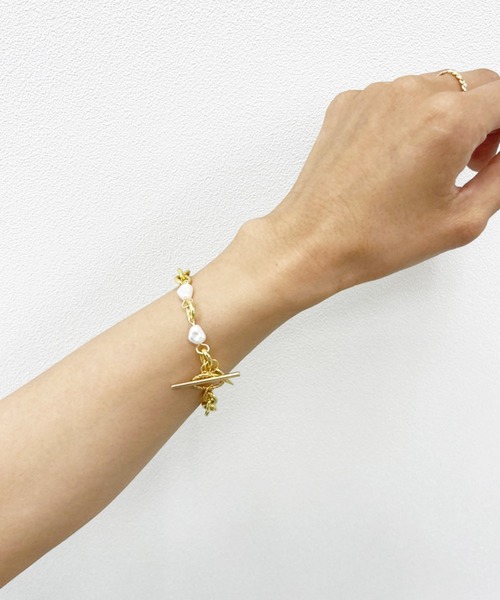 kutir(クティール)の「デザインパールブレスレット(ブレスレット・レディース・ゴールド・FREE)」の3枚目の写真