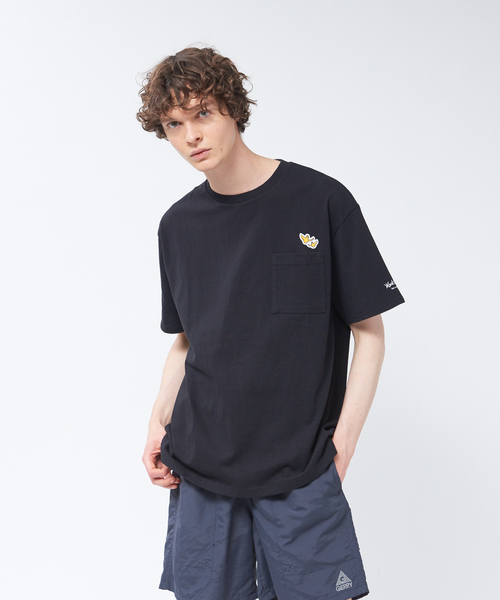 Mark Gonzales（マーク・ゴンザレス）の「【Mark Gonzales / マークゴンザレス】 別注 カラー ポケット Tシャツ【予約】（Tシャツ/カットソー・メンズ・ホワイト/ブラック/ベージュ/ライラック・46/48）」の2枚目の写真