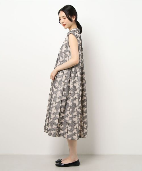 【お値下げ】Lene レネ　三つ葉の足跡　刺繍　シャツワンピース Lene（レネ）の「三つ葉の足跡刺しゅう シャツワンピース