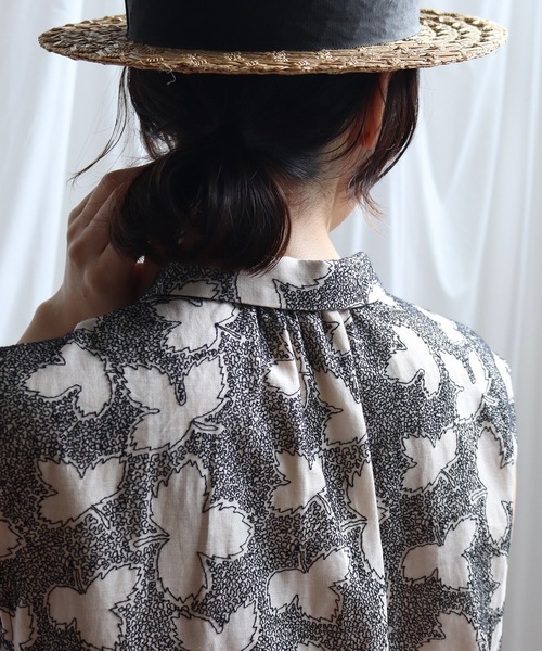 【お値下げ】Lene レネ　三つ葉の足跡　刺繍　シャツワンピース Lene（レネ）の「三つ葉の足跡刺しゅう シャツワンピース