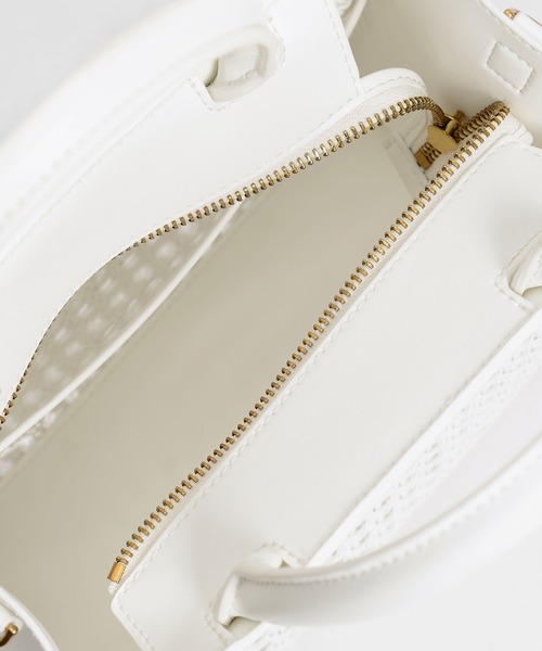 CHARLES & KEITH（チャールズ & キース）の「ウーブンダブルハンドル トートバッグ / Woven Double Handle Tote Bag（トートバッグ・レディース・ホワイト/ブラック/ブラウン・M）」の14枚目の写真