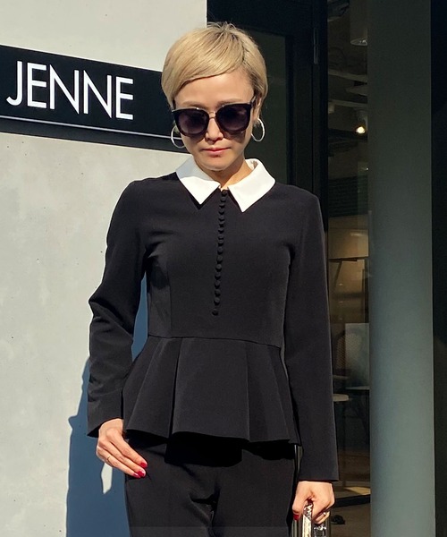 JENNE(ジェンヌ)の「くるみボタン ペプラムブラウス(シャツ/ブラウス・レディース・ブラック/ピンク/ホワイト・SMALL/MEDIUM/LARGE/X-LARGE)」の3枚目の写真