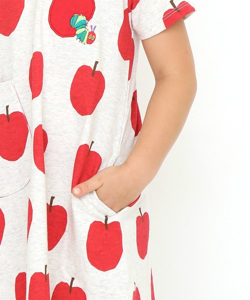 Design Tshirts Store graniph(デザイン ティーシャツ ストア グラニフ)の「アップル パターン ポケッタブル(エリックカール)|コラボキッズポケッタブルワンピース(ワンピース・キッズ・ベージュ系その他・110/90/130)」の5枚目の写真