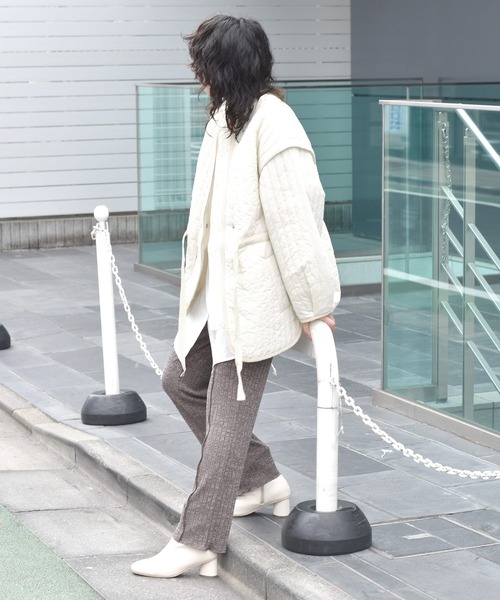 w closet（ダブルクローゼット）の「縦ステッチキルティング袖取り外しジャケット（ノーカラージャケット・レディース・カーキ/アイボリー・FREE）」の21枚目の写真