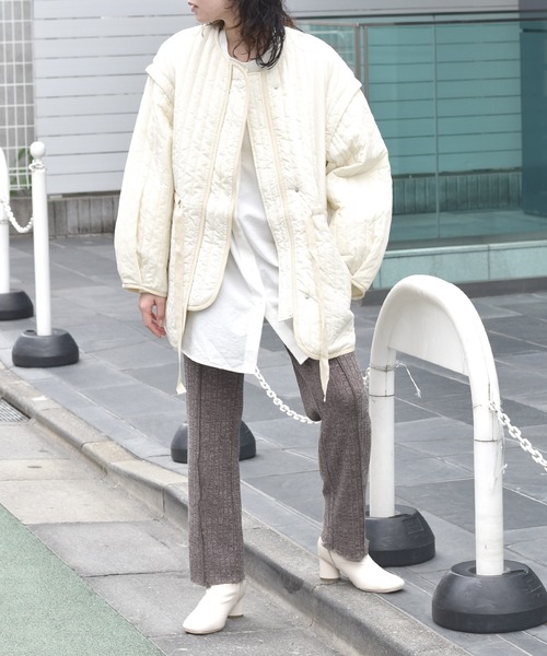 w closet（ダブルクローゼット）の「縦ステッチキルティング袖取り外しジャケット（ノーカラージャケット・レディース・カーキ/アイボリー・FREE）」の14枚目の写真