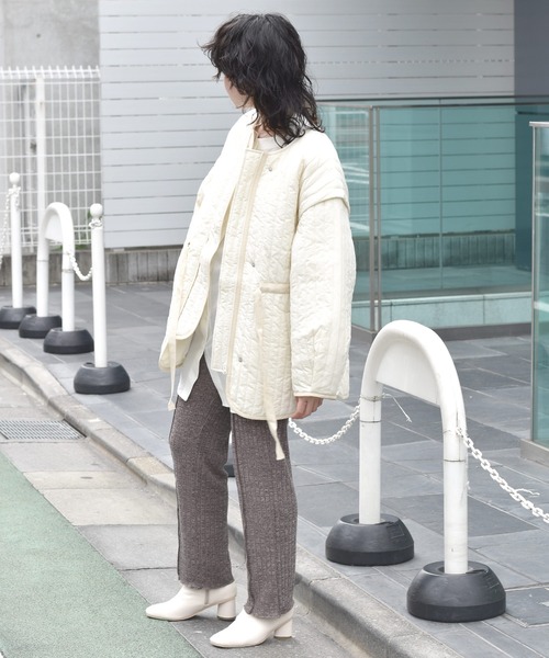 w closet（ダブルクローゼット）の「縦ステッチキルティング袖取り外しジャケット（ノーカラージャケット・レディース・カーキ/アイボリー・FREE）」の18枚目の写真