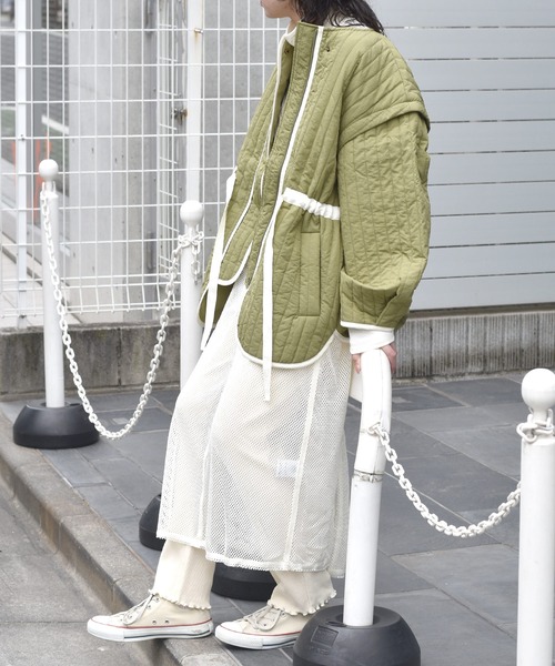 w closet（ダブルクローゼット）の「縦ステッチキルティング袖取り外しジャケット（ノーカラージャケット・レディース・カーキ/アイボリー・FREE）」の5枚目の写真