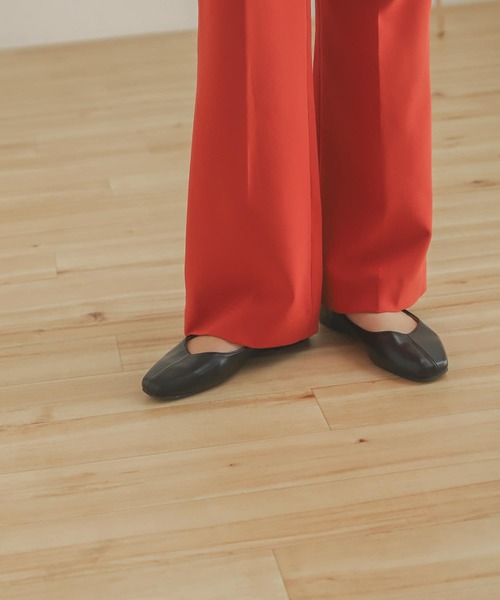 SENSE OF PLACE by URBAN RESEARCH（センスオブプレイスバイアーバンリサーチ）の「スクエアトウセンターシームフラットシューズ（パンプス・レディース・ブラック/アイボリー/マスタード/ブラウン・LARGE/SMALL/MEDIUM）」の3枚目の写真