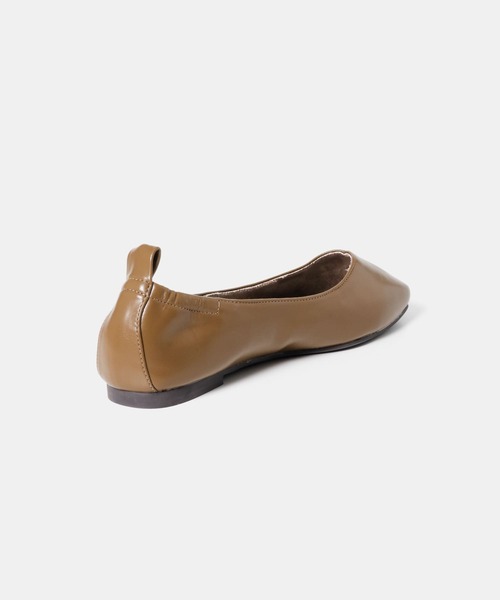 SENSE OF PLACE by URBAN RESEARCH（センスオブプレイスバイアーバンリサーチ）の「スクエアトウセンターシームフラットシューズ（パンプス・レディース・ブラック/アイボリー/マスタード/ブラウン・LARGE/SMALL/MEDIUM）」の11枚目の写真