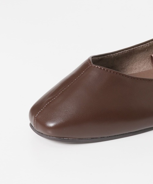 SENSE OF PLACE by URBAN RESEARCH（センスオブプレイスバイアーバンリサーチ）の「スクエアトウセンターシームフラットシューズ（パンプス・レディース・ブラック/アイボリー/マスタード/ブラウン・LARGE/SMALL/MEDIUM）」の13枚目の写真