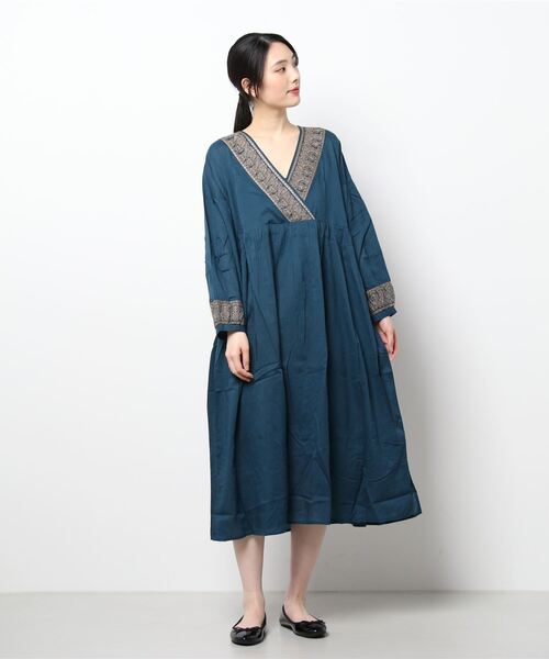 チャイハネ（チャイハネ）の「【チャイハネ】ジプラー刺繍カシュクールワンピース（ワンピース・レディース・ホワイト/オレンジ/ブルー・FREE）」の10枚目の写真