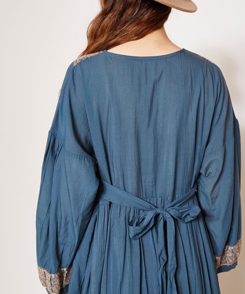 チャイハネ（チャイハネ）の「【チャイハネ】ジプラー刺繍カシュクールワンピース（ワンピース・レディース・ホワイト/オレンジ/ブルー・FREE）」の14枚目の写真